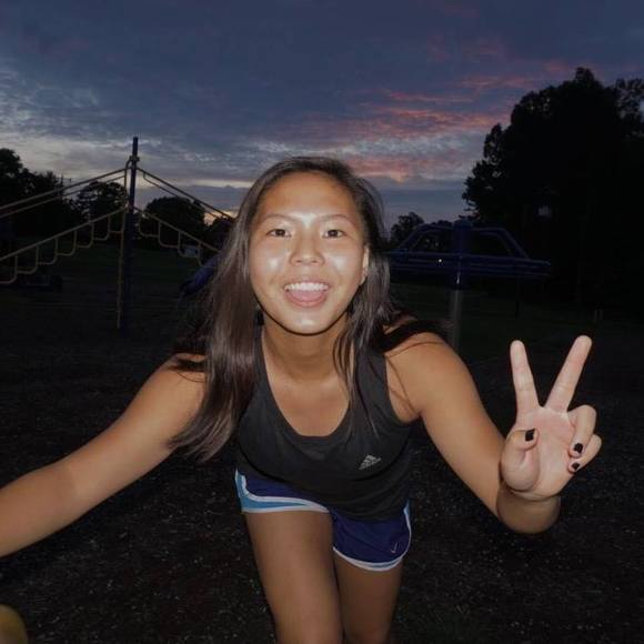 Meet your Posher, Alyssa - Picture 1 of 1